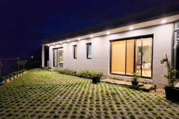 별빛하우스의 밤 전경